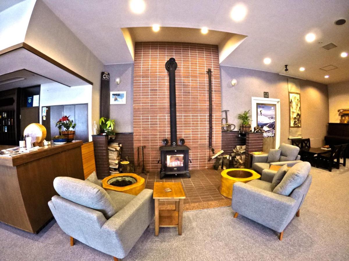 Red Fox Lodge Myoko Ngoại thất bức ảnh